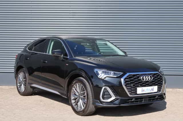 Audi Q3 (2021) thumbnail 5