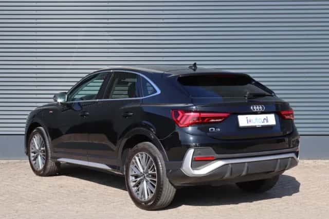 Audi Q3 (2021) thumbnail 6