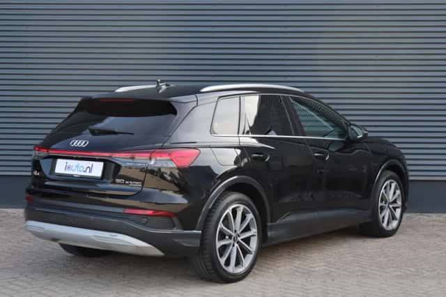 Audi Q4 e-tron (2021) thumbnail 2