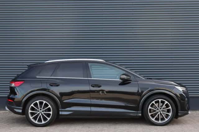 Audi Q4 e-tron (2021) thumbnail 4