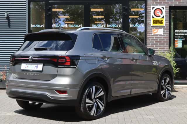 Volkswagen T-Cross (2019) thumbnail 2