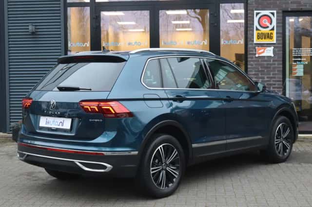 Volkswagen Tiguan (2021) thumbnail 2
