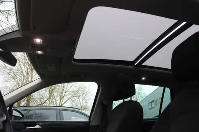 Volkswagen Tiguan (2021) thumbnail 12