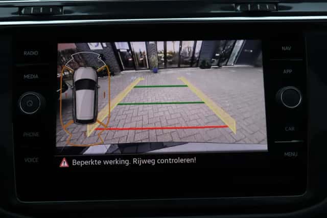 Volkswagen Tiguan (2021) thumbnail 14