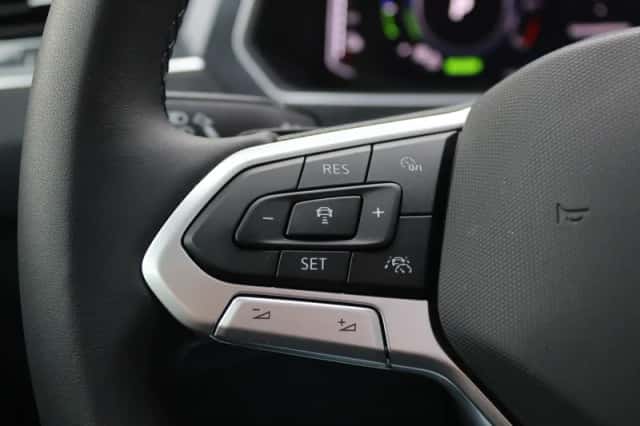Volkswagen Tiguan (2021) thumbnail 23