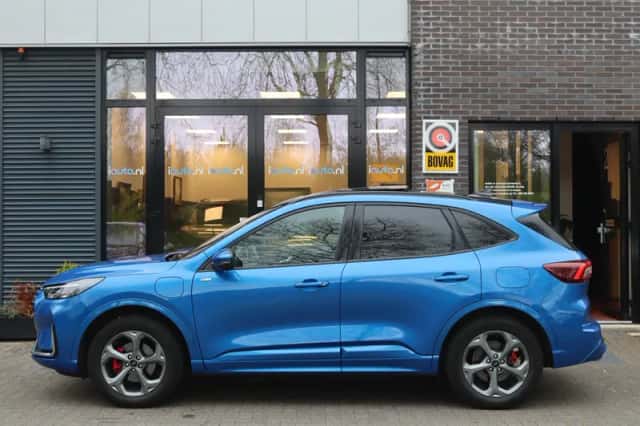 Ford Kuga (2024) thumbnail 3