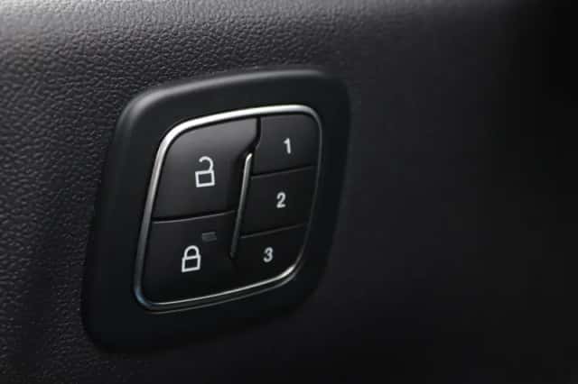 Ford Kuga (2024) thumbnail 21