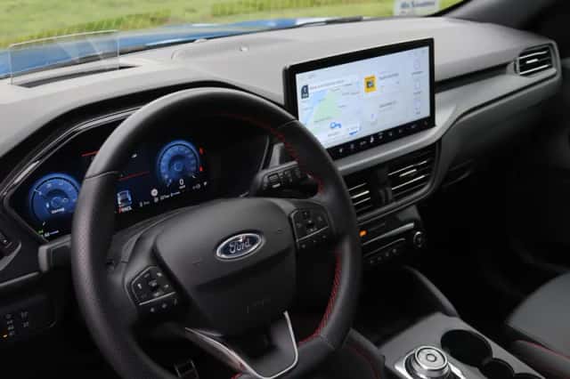 Ford Kuga (2024) thumbnail 10