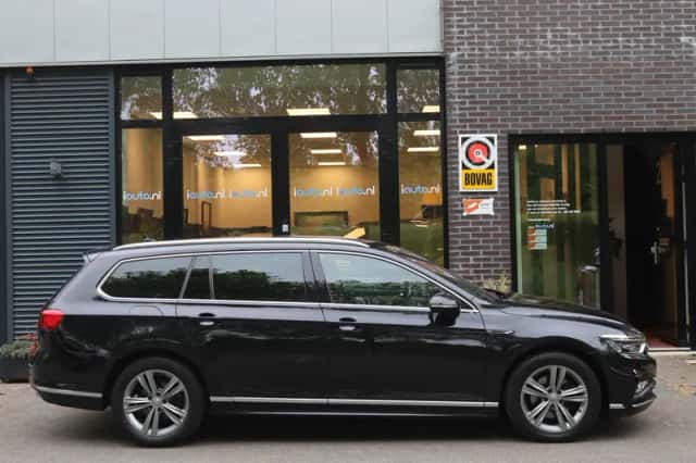 Volkswagen Passat (2019) thumbnail 4