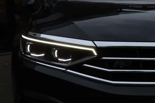 Volkswagen Passat (2019) thumbnail 34