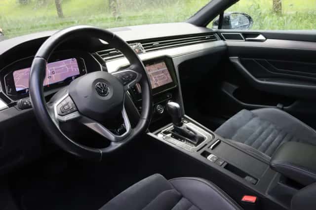 Volkswagen Passat (2019) thumbnail 10