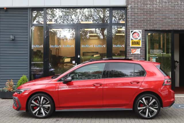 Volkswagen Golf (2025) thumbnail 3