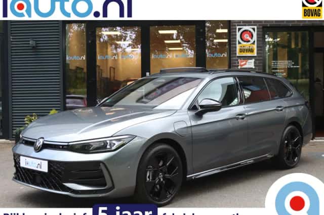 Volkswagen Passat (2025) thumbnail 1