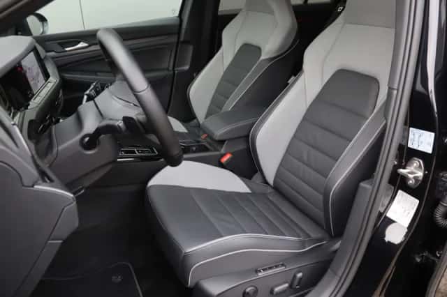 Volkswagen Golf (2024) thumbnail 12