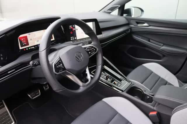 Volkswagen Golf (2024) thumbnail 10