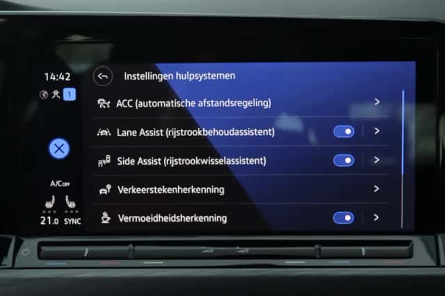 Volkswagen Golf (2020) thumbnail 19