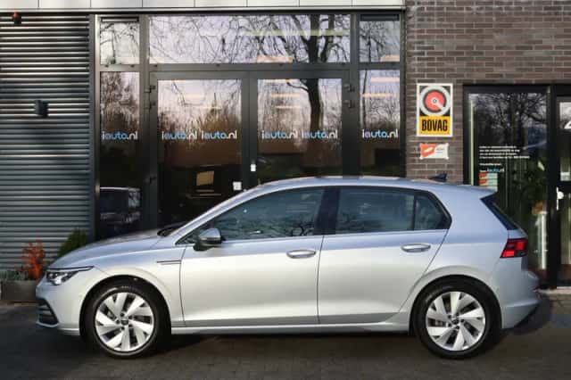 Volkswagen Golf (2020) thumbnail 3