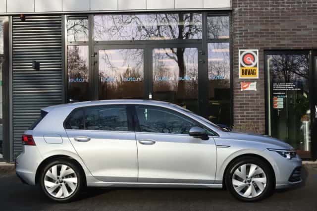 Volkswagen Golf (2020) thumbnail 4