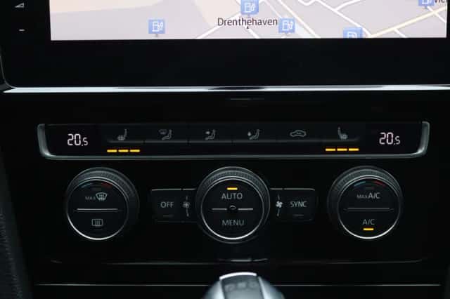 Volkswagen Golf (2018) thumbnail 25