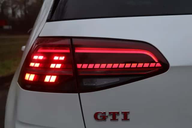 Volkswagen Golf (2018) thumbnail 37