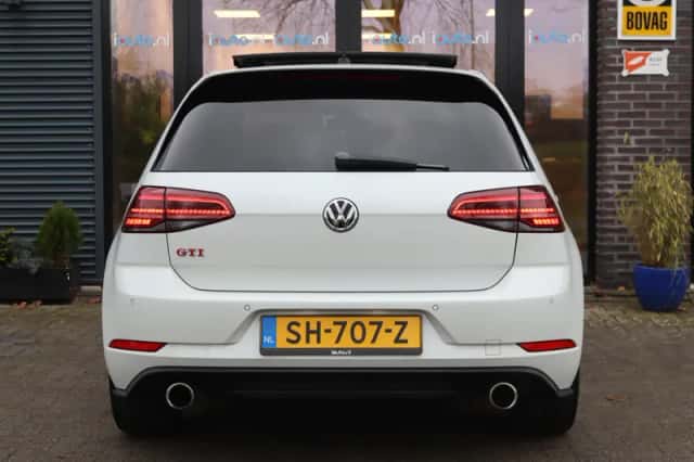 Volkswagen Golf (2018) thumbnail 8