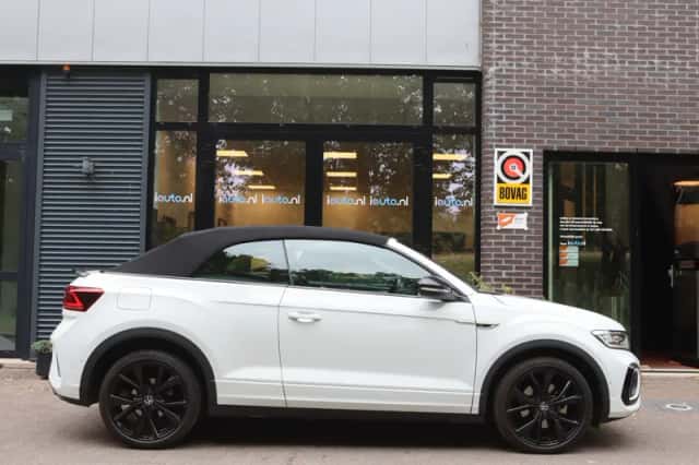 Volkswagen T-Roc (2022) thumbnail 4