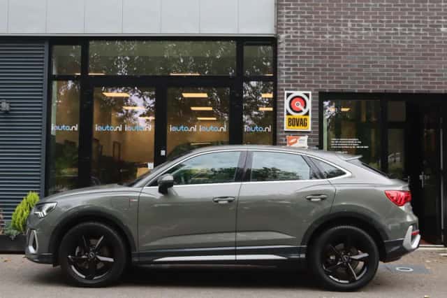 Audi Q3 (2023) thumbnail 3