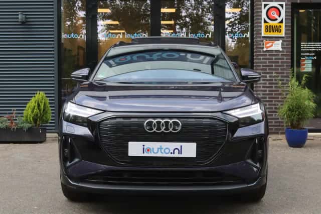 Audi Q4 e-tron (2023) thumbnail 7