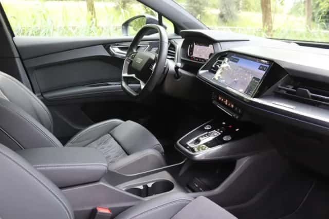 Audi Q4 e-tron (2023) thumbnail 9