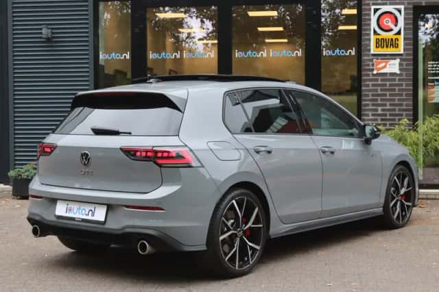 Volkswagen Golf (2024) thumbnail 2
