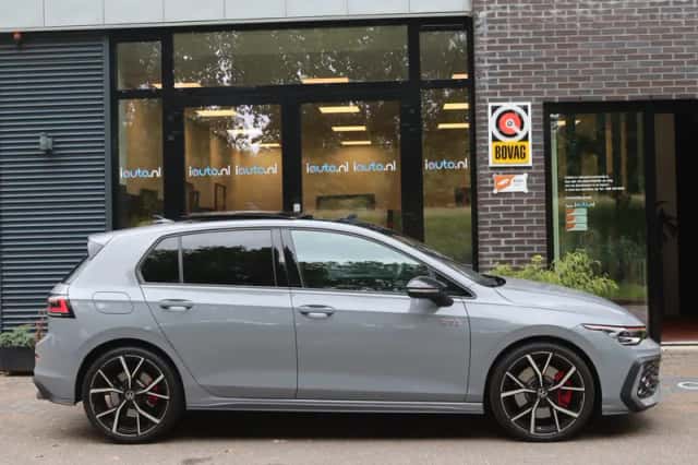 Volkswagen Golf (2024) thumbnail 4