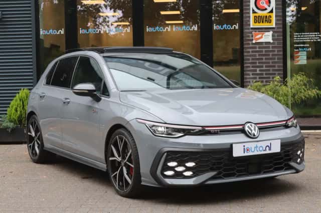 Volkswagen Golf (2024) thumbnail 5