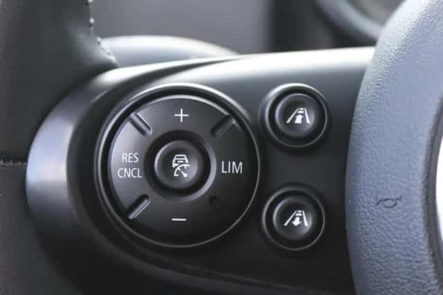 MINI Countryman (2021) thumbnail 25