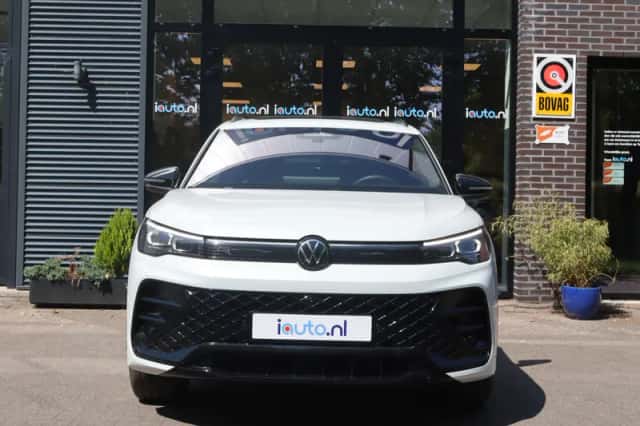 Volkswagen Tiguan (2025) thumbnail 4