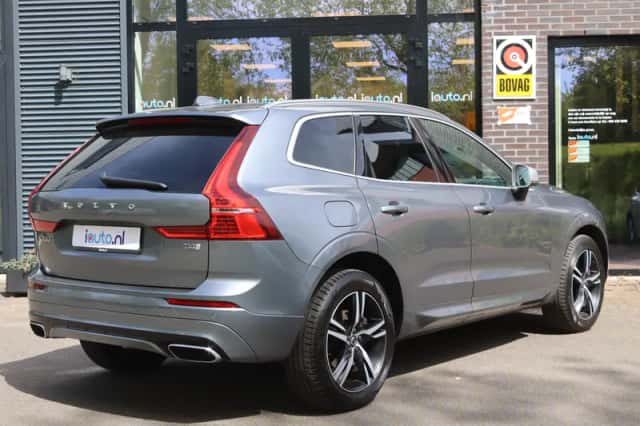 Volvo XC60 (2019) thumbnail 2
