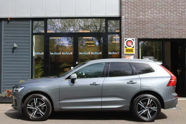 Volvo XC60 (2019) thumbnail 3