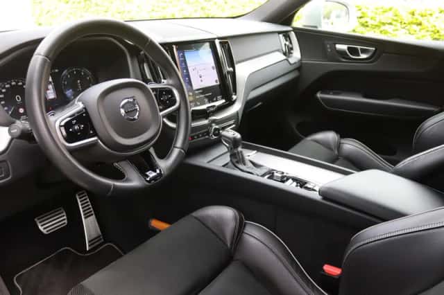 Volvo XC60 (2019) thumbnail 10
