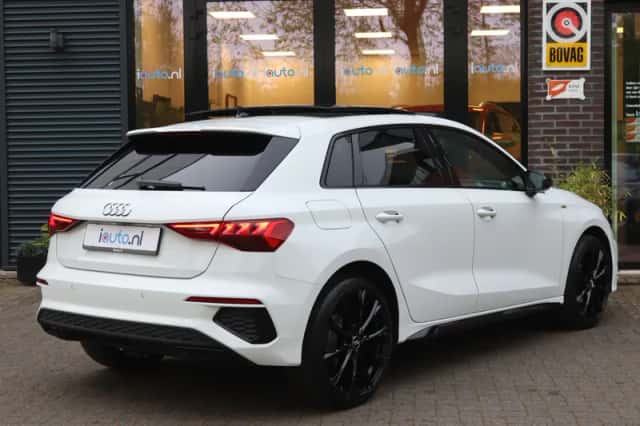 Audi A3 (2022) thumbnail 2