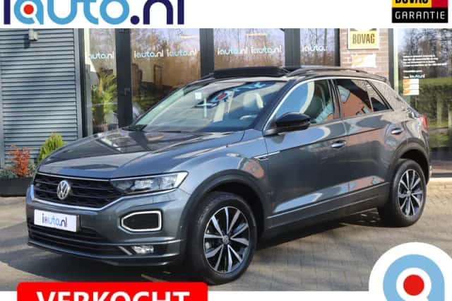 Volkswagen T-Roc (2019) thumbnail 1