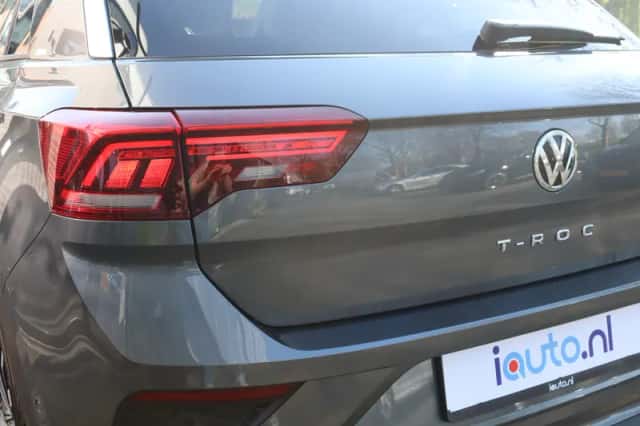 Volkswagen T-Roc (2019) thumbnail 38