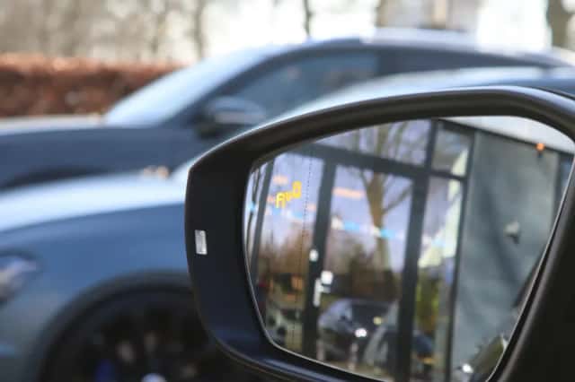 Volkswagen T-Roc (2019) thumbnail 40