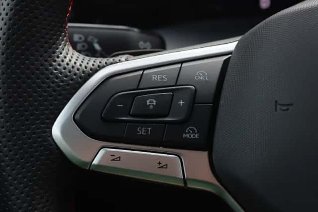 Volkswagen Golf (2025) thumbnail 30