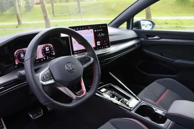 Volkswagen Golf (2025) thumbnail 10