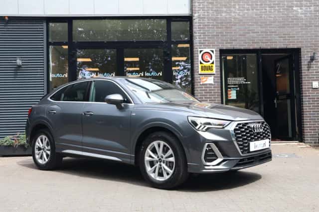 Audi Q3 (2022) thumbnail 3