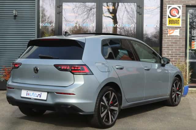 Volkswagen Golf (2025) thumbnail 2