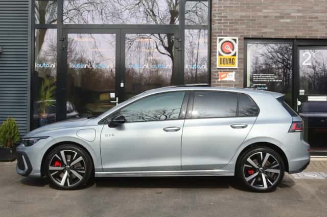 Volkswagen Golf (2025) thumbnail 3