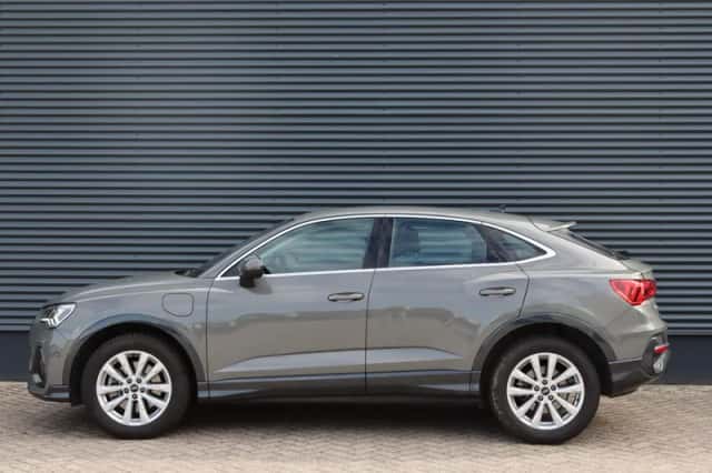 Audi Q3 (2022) thumbnail 3