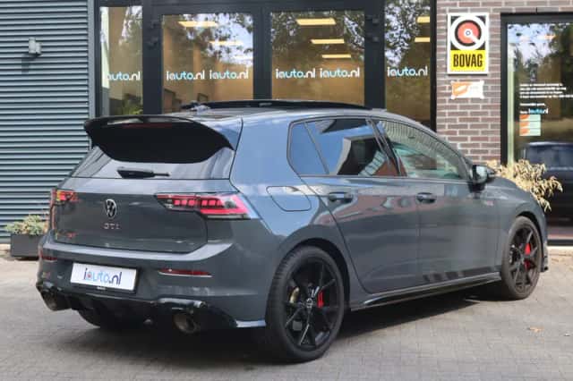 Volkswagen Golf (2025) thumbnail 2