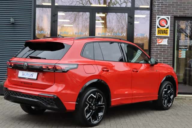 Volkswagen Tiguan (2025) thumbnail 2