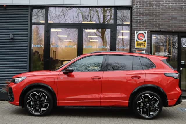 Volkswagen Tiguan (2025) thumbnail 3